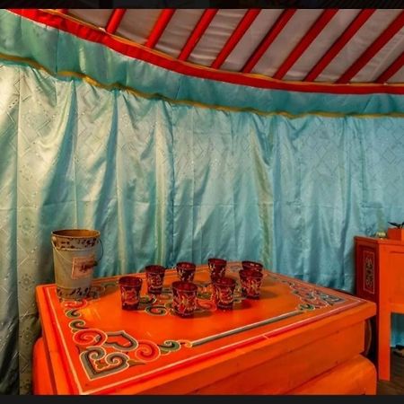 Yourte Mongole Et Cabane อูฟฟาลีซ ภายนอก รูปภาพ
