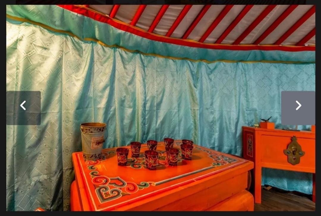 Yourte Mongole Et Cabane อูฟฟาลีซ ภายนอก รูปภาพ