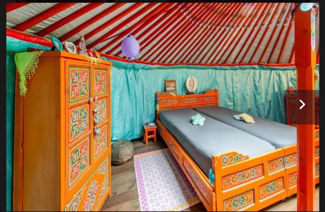 Yourte Mongole Et Cabane อูฟฟาลีซ ภายนอก รูปภาพ